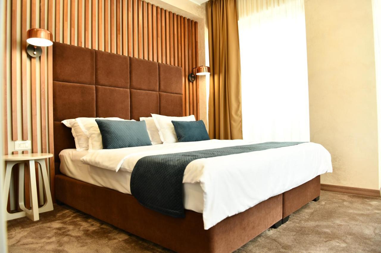 Quartz Boutique Mamaia